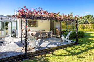 Tranquility Cottage, Oneroa - - 0