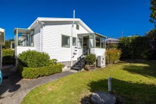 Tranquility Cottage, Oneroa - - 7