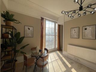 Sophisticated Apartment with Clifton Views - Bristol - 7
