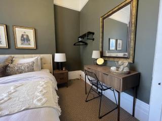 Sophisticated Apartment with Clifton Views - Bristol - 2