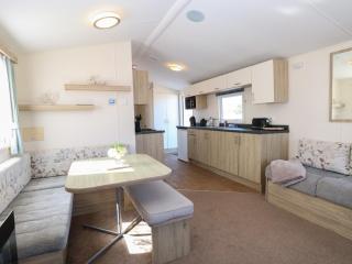 31B Foxburrow Hang - Great Yarmouth - 6