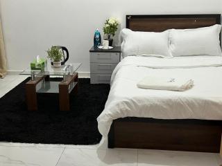 MBZ - Master Room - Abu Dhabi - 7