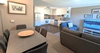 Alpine View Apartments - 9