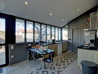 Gîte Familial 200m² avec Jardin, Terrasse, Jeux, et Confort Moderne à Chazelles-sur-Lyon - FR-1-496-203 - Chazelles-sur-Lyon - 7