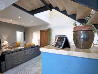 Gîte Familial 200m² avec Jardin, Terrasse, Jeux, et Confort Moderne à Chazelles-sur-Lyon - FR-1-496-203 - Chazelles-sur-Lyon - 3