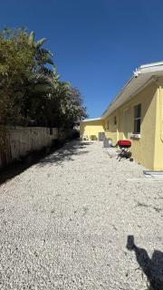 Turtle Cove home 1 block from the beach - Cocoa Beach - 4