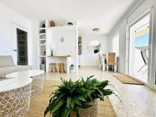 Moderno y luminoso apartamento con espectaculares vistas al mar y a la playa de Canyelles Petites.MIRADOR - ES-258-77 - 3