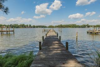River Refresh - Waterfront with Spa on Placid Bay Luxury Vacation Rental by B Michaels Escapes - Colonial Beach - 9