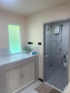 Aiem-Wilai Guesthouse - Suratthani - 2