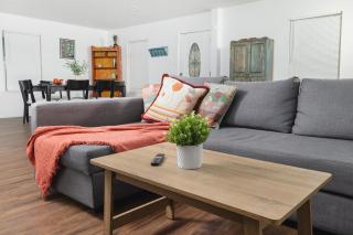 Charming Dreamy Home Close to Downtown SA - 5