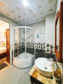 Thành Long Hotel - Ha Long - 4