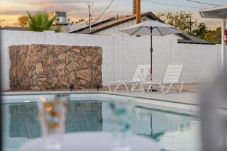 Desert Mirage Home -Retro Chic with Pool Grille & Bocce - Scottsdale - 6