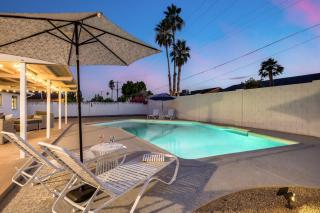 Desert Mirage Home -Retro Chic with Pool Grille & Bocce - Scottsdale - 1