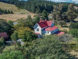 Ardross House - Amberley - 1