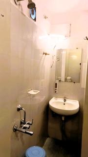 Hotel Sea View Residency Near Sea Beach and Temple Prime Location - Luxury and Spacious Room with Newly Renovated - Best Hotel in Puri - Puri - 2