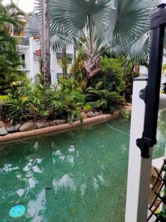 2 Bedroom Apartment with Balcony Pool Entrance - 4