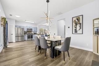 Family Retreat with Modern Comforts - Charlotte - 1