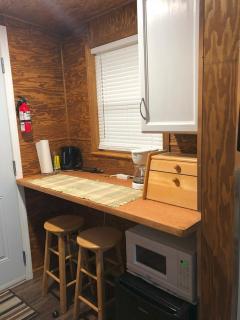 Shady Willow Guest House - SMALL Private Units for Tourists & Travellers - 2