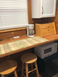 Shady Willow Guest House - SMALL Private Units for Tourists & Travellers - 3