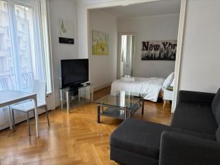 6 minutes walking from Lausanne railway station - Losanna - 8