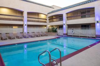 Days Inn & Suites by Wyndham Artesia - Artesia - 4