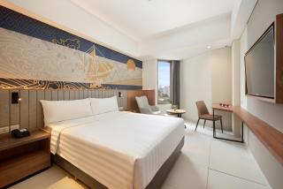 Aston Inn Pantai Losari Makassar - 1