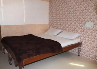 Bhagyalakshmi delux lodge - Mysore - 0