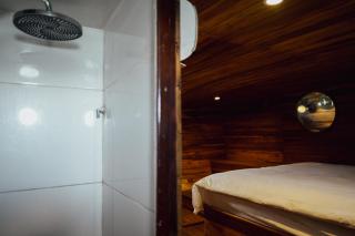 Floating Ship Hotel in Uluwatu with Sixteen beds - 6