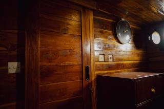 Floating Ship Hotel in Uluwatu with Sixteen beds - 5