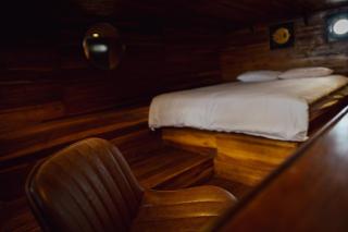 Floating Ship Hotel in Uluwatu with Sixteen beds - 3