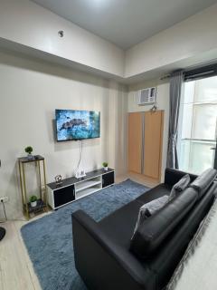 81 Newport Boulevard Condominium across International Airport Terminal 3 C1-4C - 1