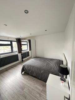 Joan's Getaway House - Wickford - 3