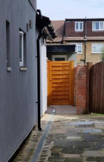 Studio - Raynes Park - 5