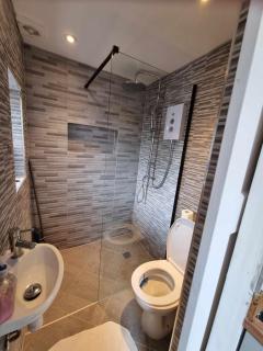 Studio - Raynes Park - 3