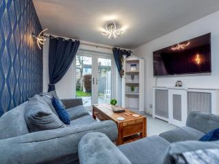 Charming 2BR Victorian Home – Perfect for 4 Guests Pass the Keys - Stafford - 7