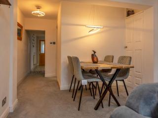 Charming 2BR Victorian Home – Perfect for 4 Guests Pass the Keys - Stafford - 2