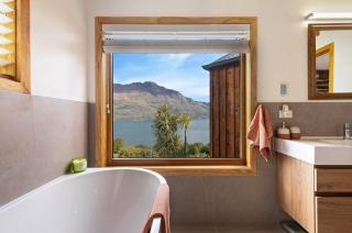 Majestic Waters - Queenstown - 9