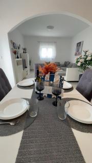 silent and close to sea 1st floor - Biograd na Moru - 9
