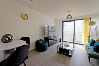 Luxury Flat Apartment - Lakeside View in London - Abbey Wood - 0