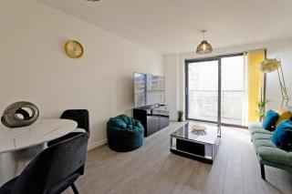 Luxury Flat Apartment - Lakeside View in London - Abbey Wood - 2