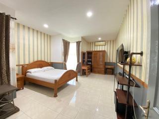 Entire Home in West Lombok near Senggigi - 4