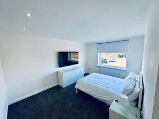 Modern 1 Bed House with Loft Conversion - 8
