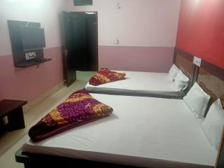 New Yatrik Hotel - 1