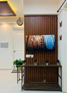 The Prestige Escape by Royal Rooms - Noida - 8