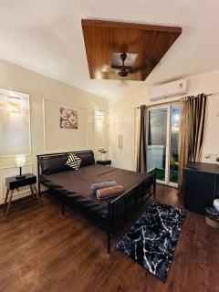The Prestige Escape by Royal Rooms - Noida - 6