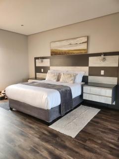 Diamond and Pearl Holiday Home - Hazyview - 1