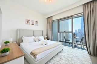 Burj Khalifa View, Luxury Two-Bedroom Residence, PlayStation 5, Swimming Pool and Fitness Center - 9