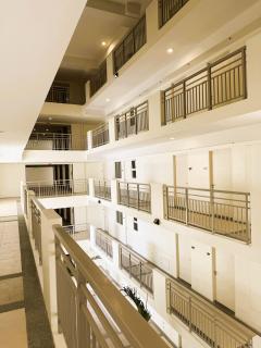 JFam Suites Allegra Condo with Balcony, FREE Parking - 4