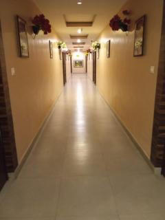 Hotel S R - Lucknow - 9