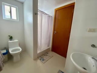 Close to the Airport Serena Pools BQQ - 2